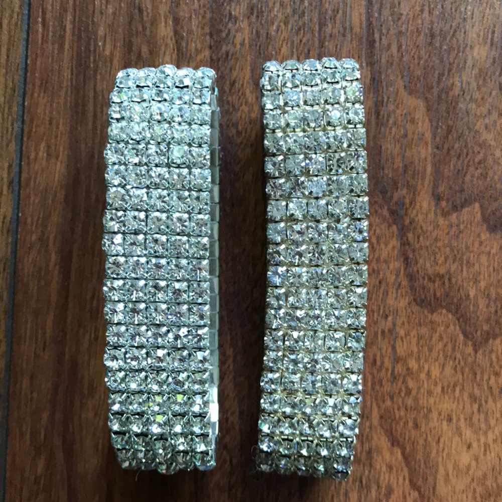 ⚪️⚪️EUC Expandable Bedazzled Bracelets⚪️⚪️